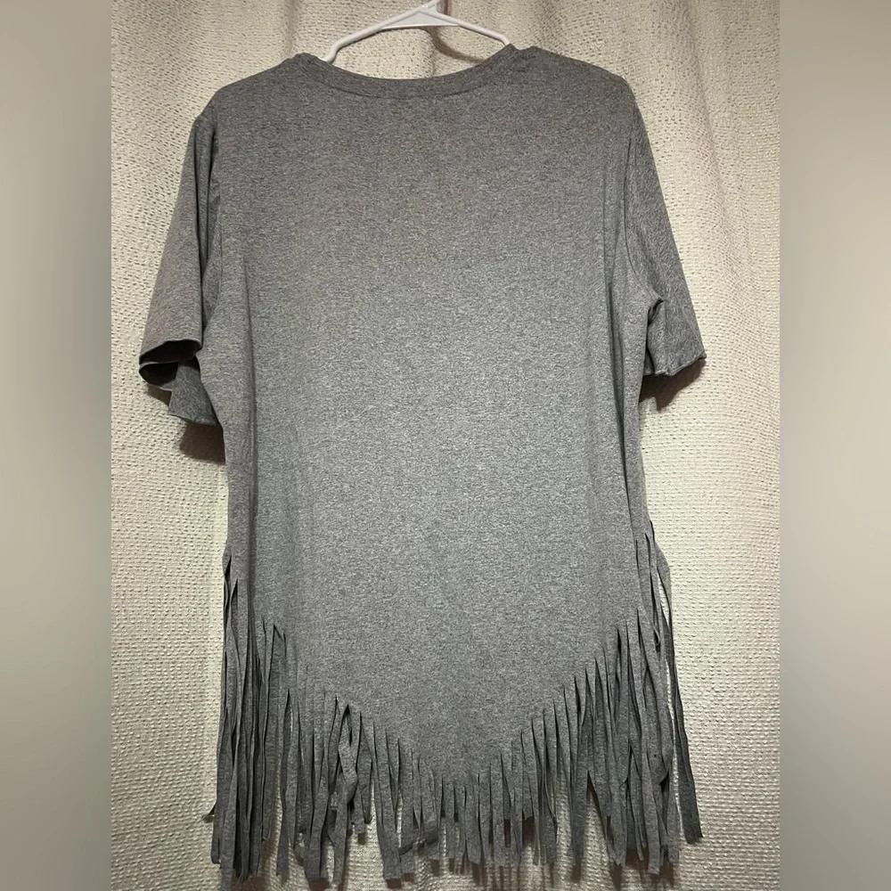 Gray shredded t-shirt - Picture 2 of 3